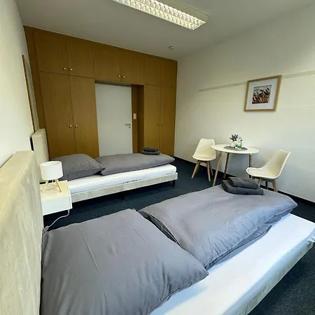 Stayflex - Free Parking, Close To Train And Bus