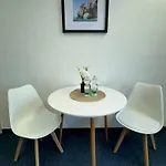 Stayflex - Free Parking, Close To Train And Bus