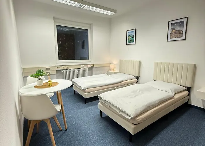 Stayflex - Free Parking, Close To Train And Bus *