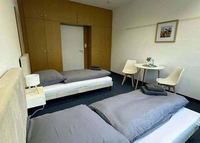 Stayflex - Free Parking, Close To Train And Bus